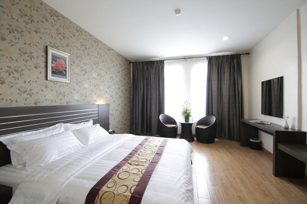 Os Hotel Edukits Fka Venesia Hotel Batam Buitenkant foto