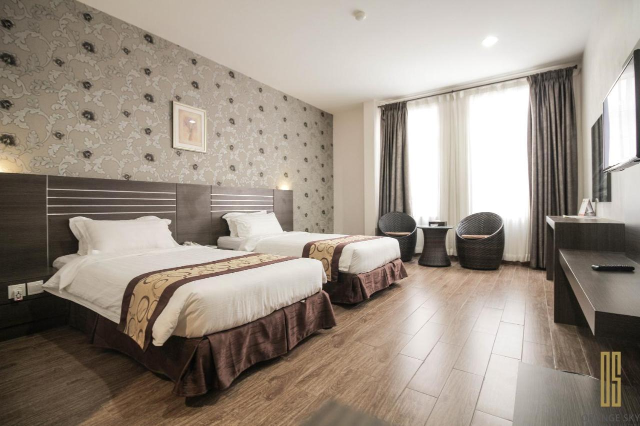 Os Hotel Edukits Fka Venesia Hotel Batam Buitenkant foto