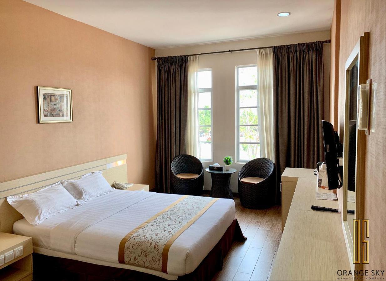 Os Hotel Edukits Fka Venesia Hotel Batam Buitenkant foto