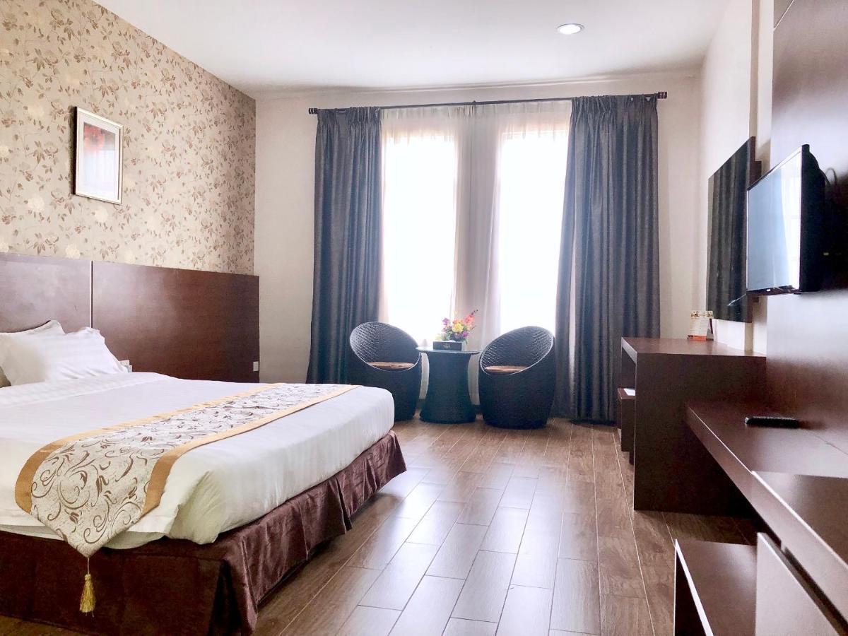 Os Hotel Edukits Fka Venesia Hotel Batam Buitenkant foto